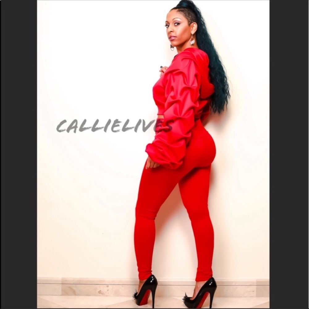 Callie Holiday Pleats Red Puffy Sleeve Legging Set - Picture 2 of 8